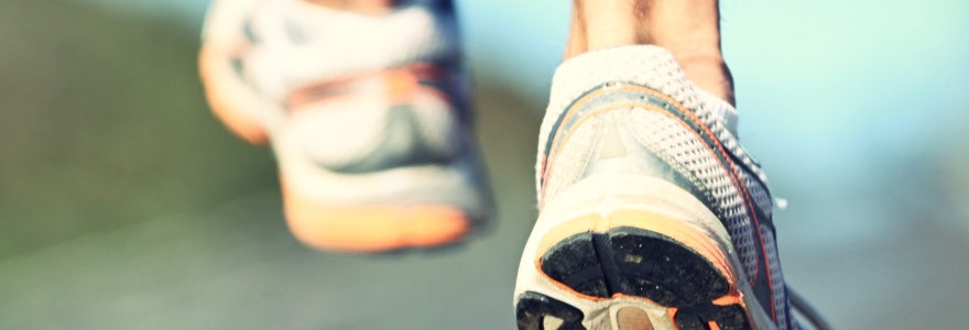 Ceinture porte-bidon marathon : 5 alternatives pratiques !